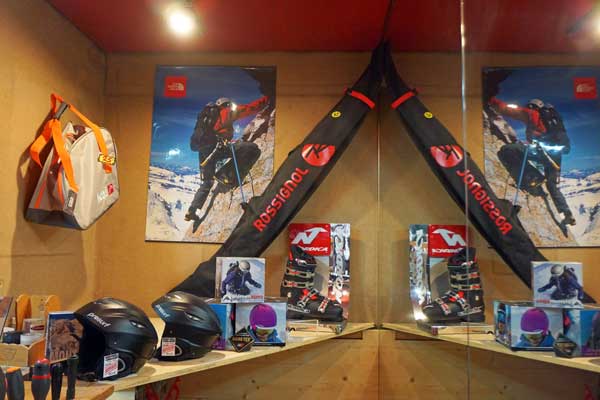 Passion Glisse boutique de sport location de ski raquette luge, chaussures de ski, photo arvimedia