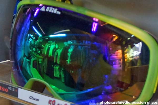 grand choix de masque de ski de marque HOT"Z magasin de sport philippe remonnay la clusaz arvimedia